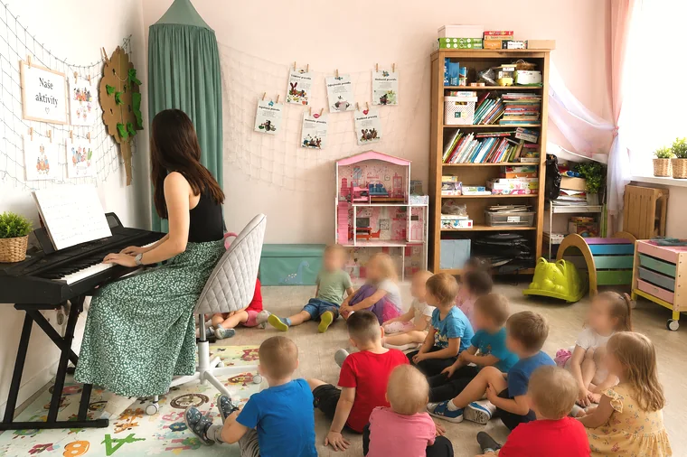 Hudba a zpívání u klavíru