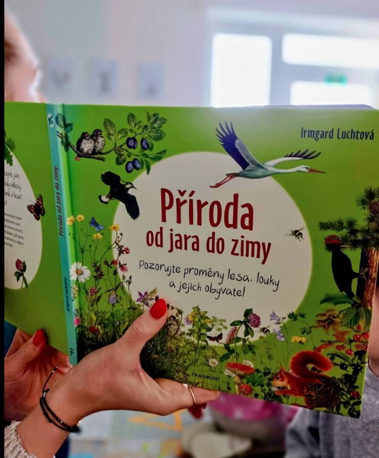 Kniha Příroda od jara do zimy